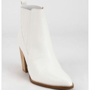 BRAND NEW WHITE POINTED TOE BOOTIE
